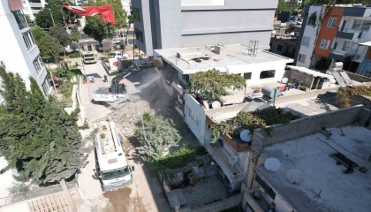 Akdenizde metruk yapılar yıkılıyor