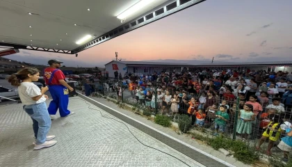 Antakya Belediyesinin düzenlediği çocuk şenliğinde depremzede çocuklar doyasıya eğlendi