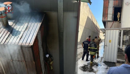 Antakya’da mobilya atölyesinde yangın çıktı