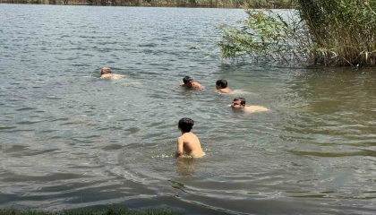 Antalya sıcağından kaçanlar, 1700 rakımlı turkuaz renkli Dipsiz Gölde serinliyor