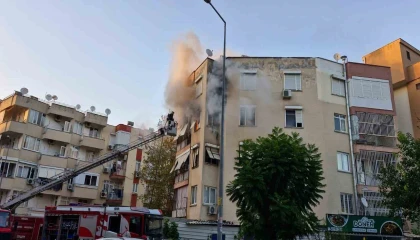 Antalyada 5 katlı binada korkutan yangın