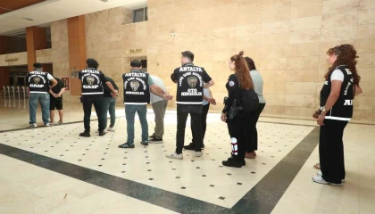 Antalyada 6 Milyon TLlik yağma ve alıkoyma olayında 6 şüpheli tutuklandı