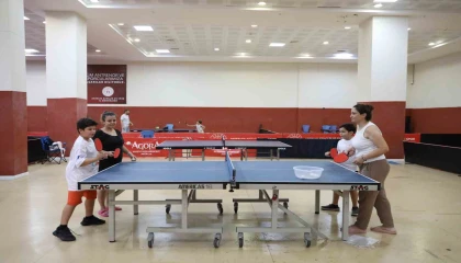 Antalyada çocuklar yaz tatilini sporla geçiriyor