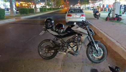 Antalyada motosikletler çarpıştı: 3 yaralı