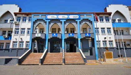 Antalyada öğretmenlerden gönüllü mesai: Yeni eğitim-öğretim yılına okulu kendi elleriyle hazırladılar