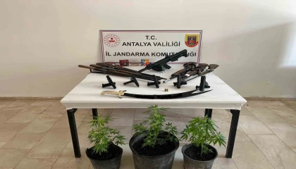 Antalyada silah kaçakçılarına operasyon: 5 gözaltı