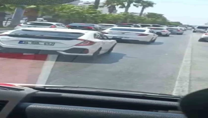 Antalyada trafikte sıkışan ambulans hastayı güçlükle hastaneye ulaştırdı