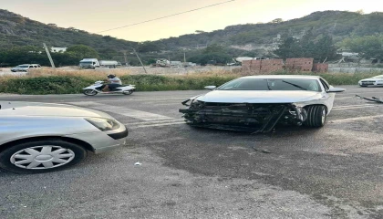 Antalyada üç aracın karıştığı kazada 7 kişi yaralandı