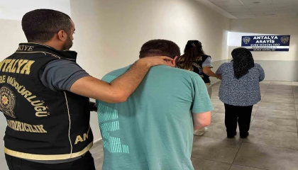 Antalyada vize ve tatil vaadiyle 651 bin liralık dolandırıcılık: 1 tutuklama