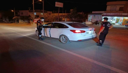 Aranan 2 şahıs yakalandı, 18 araç ile 9 motosiklet trafikten men edildi