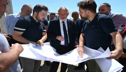 Başkan Başdeğirmen, Gül 2 Sanayi Sitesindeki örnek dükkanları inceledi