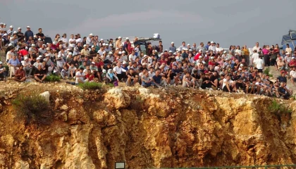 Böyle futbol turnuvası görülmedi: Maçı tepelerden izlediler