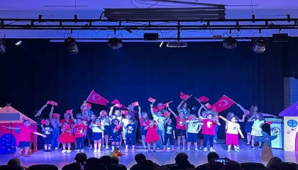 Drama eğitiminden sahneye: Miniklerden Cüceler Ülkesi gösterisi