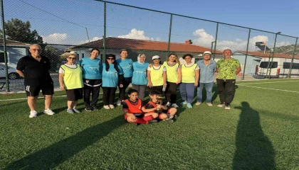 Dünyanın en iyi turizm köyü seçilen Ormanada kadınlar futbolda buluştu