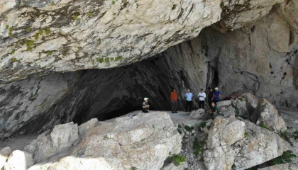Engizek Yaylasındaki mağara turizme kazandırılmayı bekliyor