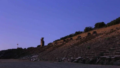 Gladyatörler şehri Kibyrada meteor yağmurunda görsel şölen yaşandı