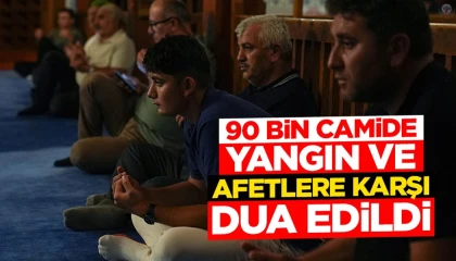 Hatayda camilerde kuraklık, yangınlar ve şehitler için dua edildi