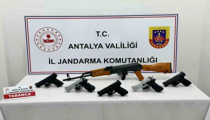 Jandarmadan ruhsatsız silah operasyonu: 5 tabanca ele geçirildi