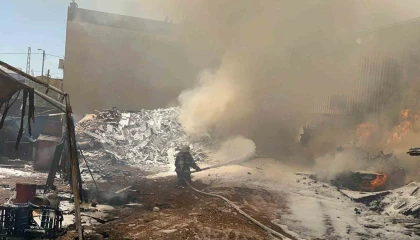 Kahramanmaraşta ahşap palet üretim tesisi yangını