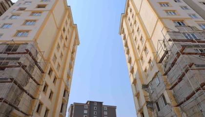 Kahramanmaraşta orta hasarlı binalarda güçlendirme çalışmaları