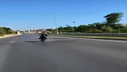 Karayolunda tek teker şov pahalı maloldu