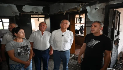 Kepezden, yangın sonrası Odabaşı İlkokuluna destek