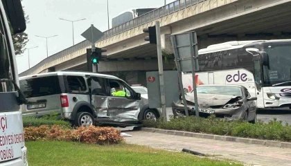 Kırmızı ışık ihlali kaza yaptırdı: 1 yaralı