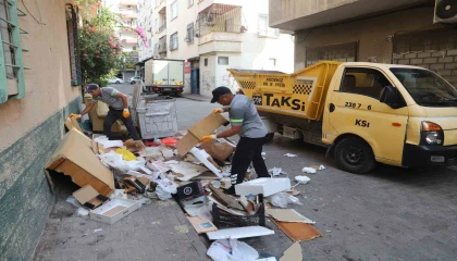 Mersinde çöp taksiler mobilya atıkları için nöbette