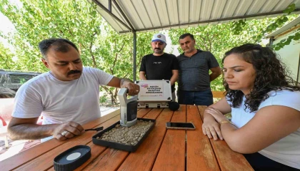 Mersinde üreticiye toprak analiz cihazı desteği