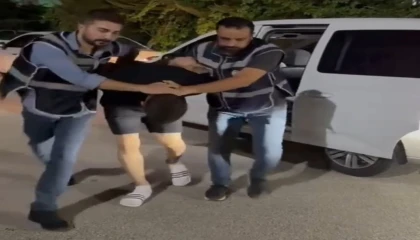 Motosiklet sürücüsüne hakeret edip saldırı girişiminde bulunan şahıslar yakalandı