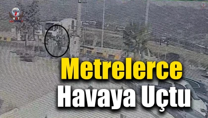 Motosikletin çarptığı yaya metrelerce havaya uçtu