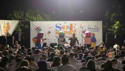 Sahne Kepez ile sanat sokakta, eğlence mahallelerde