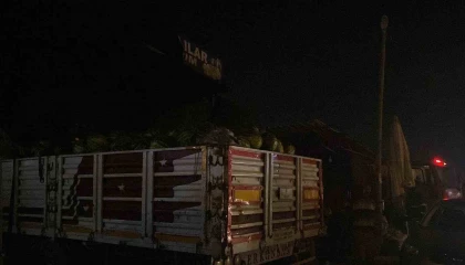 Şofbenden çıkan yangında alevler iş yerini sardı