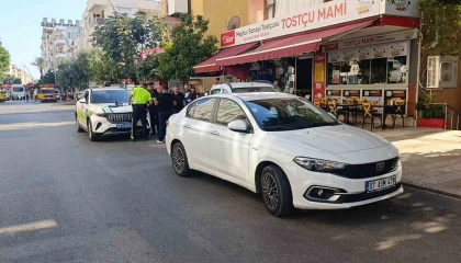 Taksiciler ihbar etti, korsan taksici yakalandı