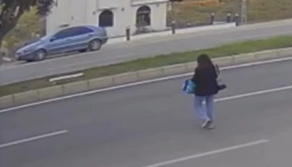 Telefona bakarken otomobilin çarptığı genç kız, 5 ay sonra hayatını kaybetti