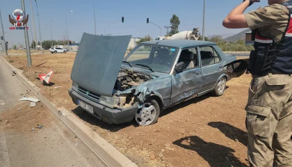 Tırla çarpışan Tofaş'taki 2 kişi yaralandı