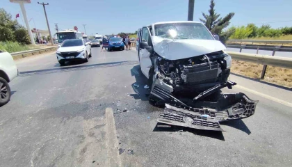 Tur aracı tur otobüsüne arkadan çarptı: 5i Hollandalı 6 yaralı