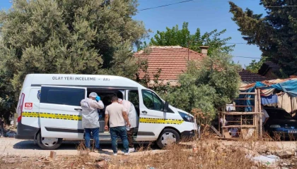 Yakınları tarafından evinde ölü bulundu