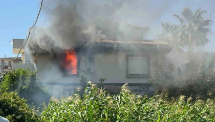 2 katlı müstakil evde yangın paniği