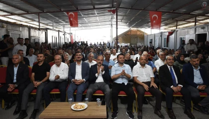 AK PARTİLİLERDEN ANTAKYA’DA GÖVDE GÖSTERİSİ