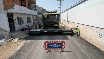 Akdenizde sokaklar sıcak asfalt ile yenileniyor