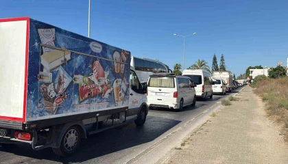 Alanyada 8 araç birbirine girdi: 10 yaralı