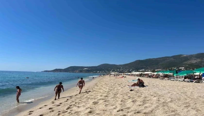 Alanyada eylül ayında plajlar doldu