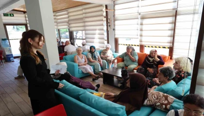 Alzheimer hastaları Mavi Evde huzur buluyor