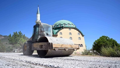 Anamurda yol yenileme çalışmaları tamamlanıyor