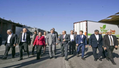 Antalya Toptancı Hallerinin ilk 8 ayında yaklaşık 20 milyar TL işlem hacmine ulaşıldı