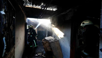 Antalyada alt katta yakılan soba üst katı küle çevirdi