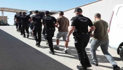 Antalyada aranan 186 şahıs yakalandı