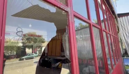 Antalyada kapüşonlu şüpheli, 15 dakika arayla 2 iş yerini pompalı tüfekle kurşunladı