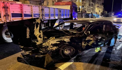Antalyada tırla çarpışan otomobil sürücüsünden acı haber geldi